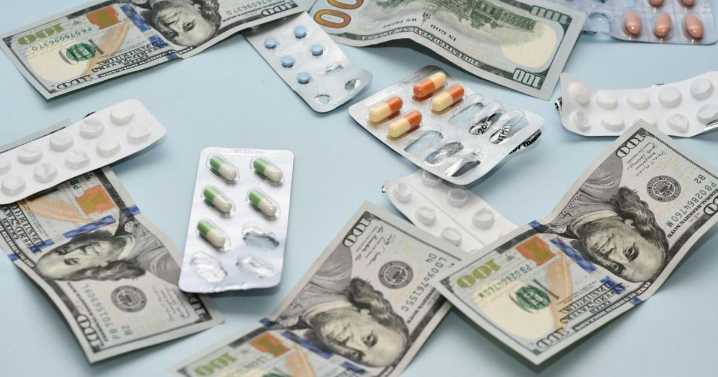Trump signs order to cut U.S. drug prices by matching the lowest global rates