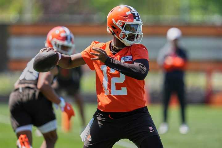 Sanders signs contract with Browns