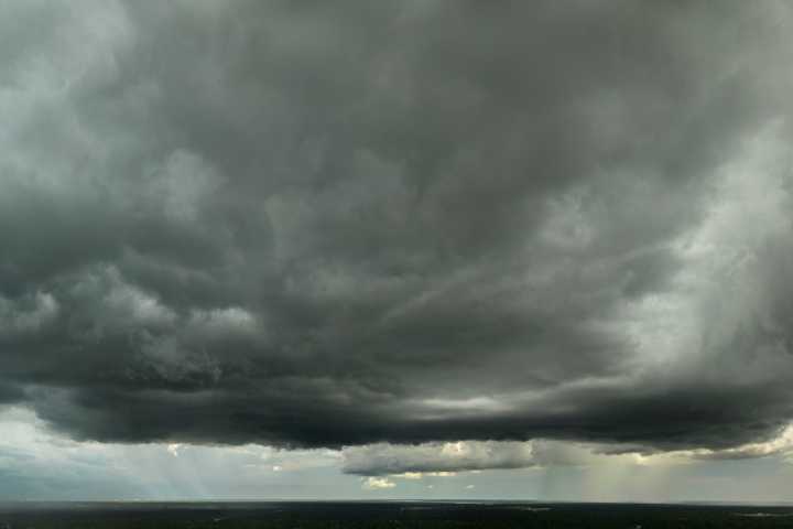 Florida bajo tormentas: riesgo de tornados y sequía