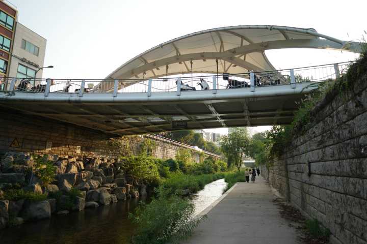 Rethinking I-794: What removing Seoul’s "Car Sewer" can teach Milwaukee about revitalizing its downtown