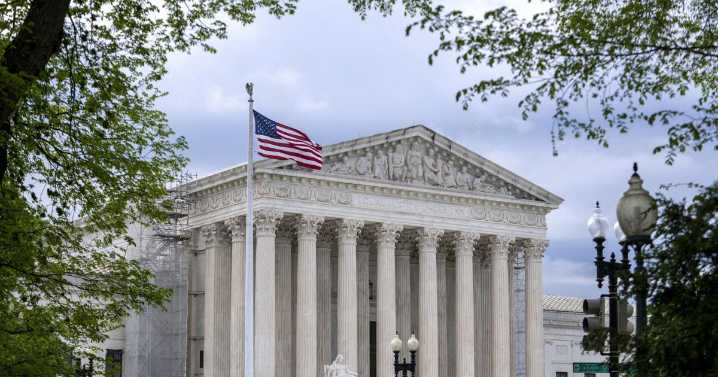 SCOTUS lets Trump strip legal protections from 500,000 people, more open to deportation