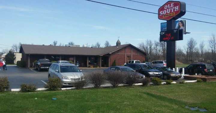 Daviess County Fire officials respond to call at Owensboro barbeque restaurant