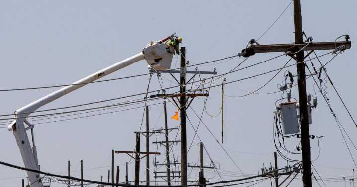 More than 52,00 without power across New Orleans