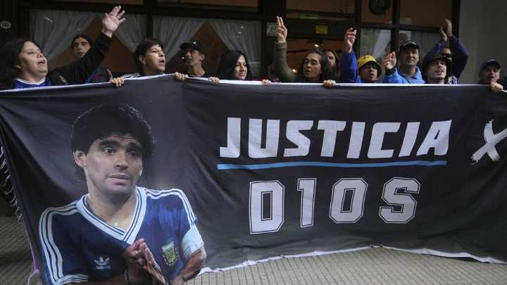 La juez del juicio a Maradona se retira en medio de la polémica