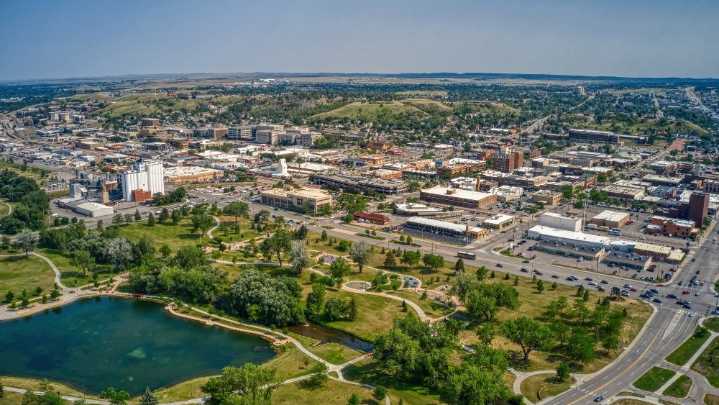 Two SD Cities Among Best For Summer Jobs