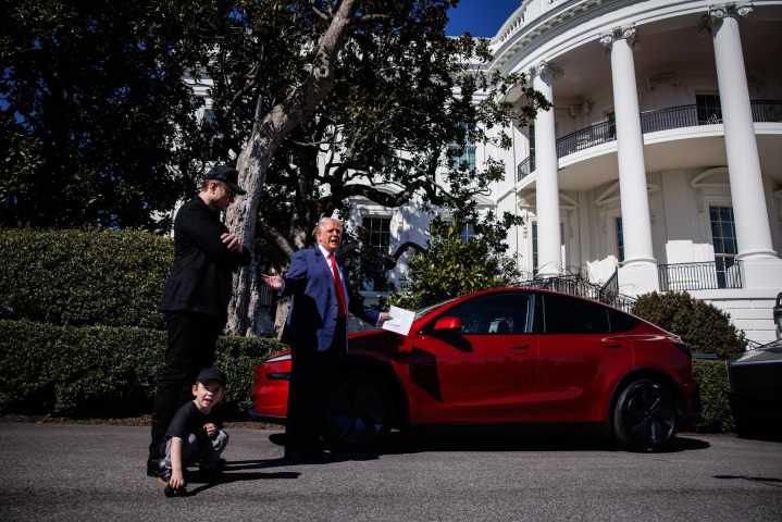 Del polémico saludo a las críticas a Trump: los momentos de Musk en la Casa Blanca