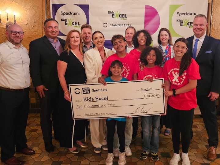 Spectrum se asocia con Ovation Tv para apoyar a Kids Excel El Paso con un premio de 10 md