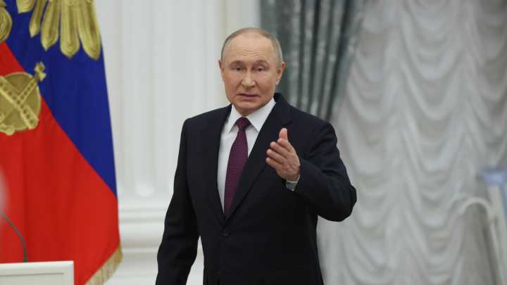 'Russia's position is fragile'