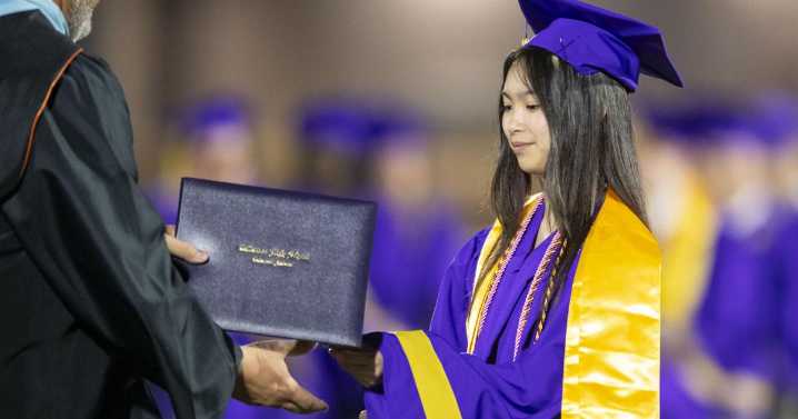 Valedictorian wants to be plant geneticist