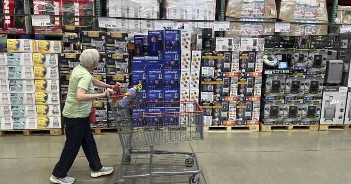 US inflation gauge cools with little sign of tariff impact, so far