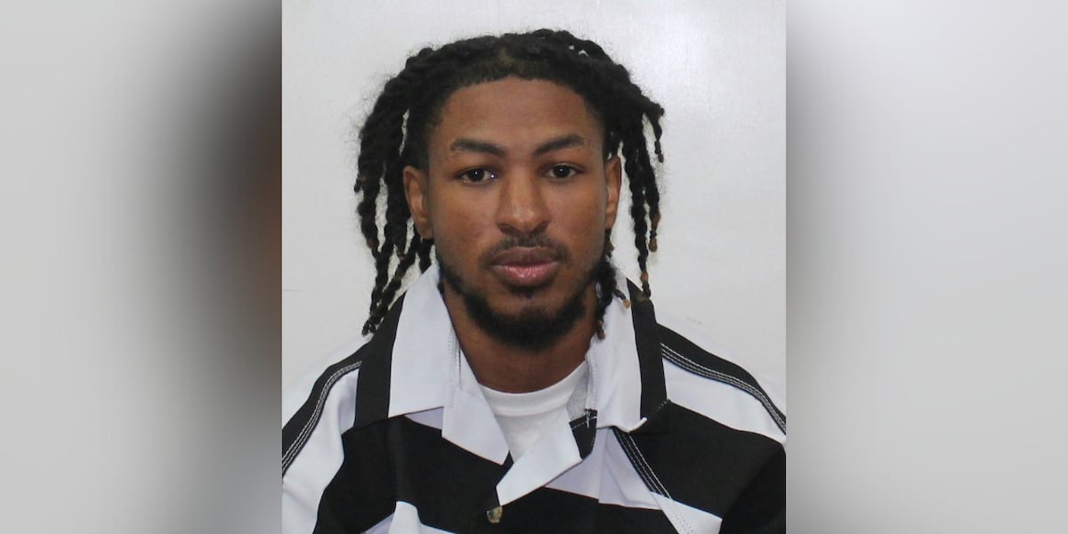 Corrections officer accused of bringing contraband into jail, deputies say