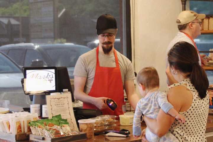 Vestavia chamber holds ribbon cutting for Mark's Mart Vestavia