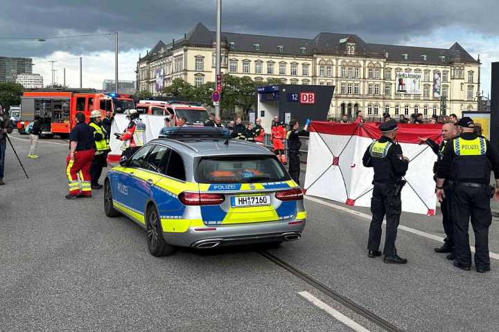 17 Stabbed in Knife Attack in Germany, Woman Arrested