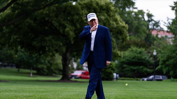 Trump retrasa hasta el 9 de julio los aranceles del 50 % a la UE
