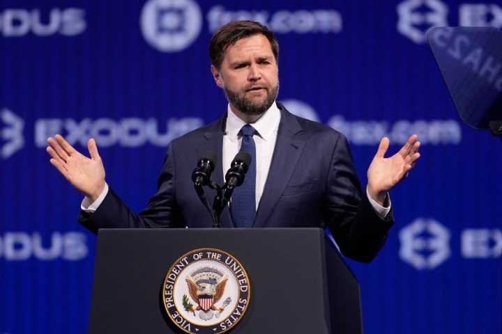 Vance urges crypto industry to stay involved in politics during speech in Las Vegas