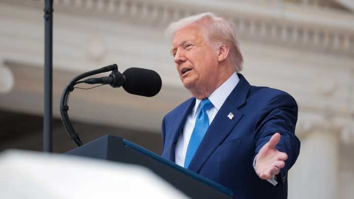 Live updates: Trump administration stops new student visa interviews