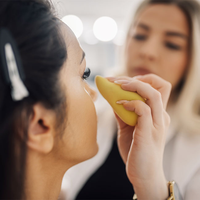 How To Apply Foundation On Wrinkled, Mature Skin