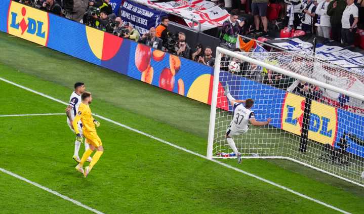 Watch: Wild Micky van de Ven clearance wins Spurs Europa League
