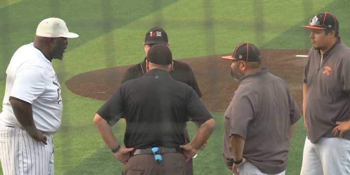 Centerville shuts out Schulenburg 5-0 to force winner take all game three