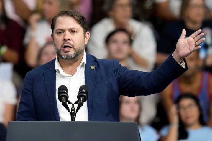 Senador latino presenta un plan de reforma migratoria centrado en la seguridad fronteriza