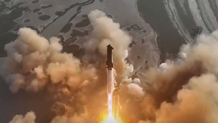 Video: SpaceX Starship launch fails as spacecraft spirals out of control