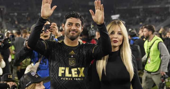 Carlos Vela anuncia su retiro del fútbol profesional tras 19 años; el LAFC le rendirá un homenaje