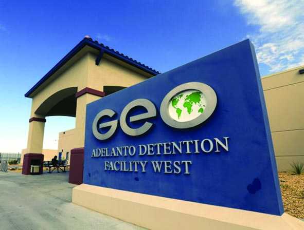 El negocio redondo de las detenciones y deportaciones