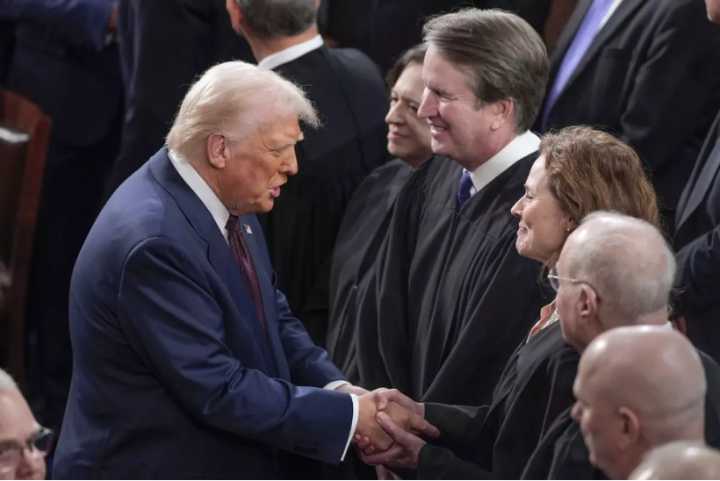 Corte Suprema permite a Trump poner fin a protecciones legales de 500.000 migrantes de 4 países