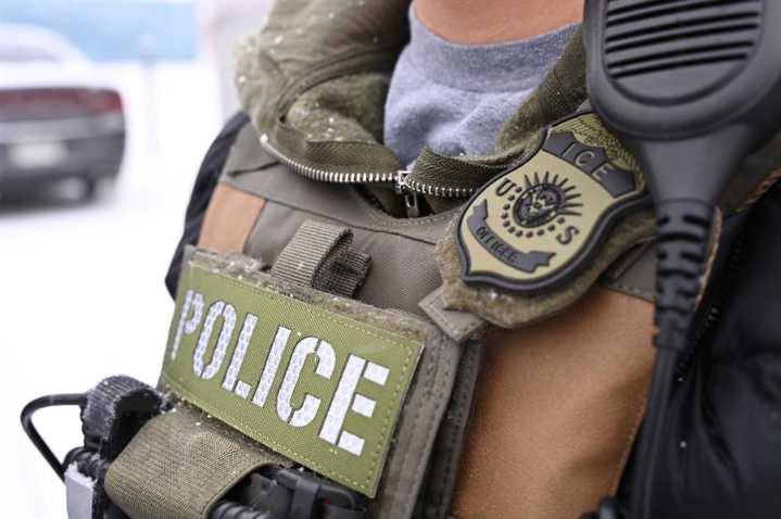 Red de Jornaleros de EE.UU. vigilará caso de activista salvadoreña detenida, dice abogado