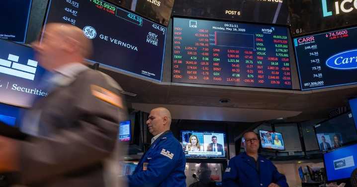 Stocks rise after U.S. trade court blocks Trump's emergency tariffs
