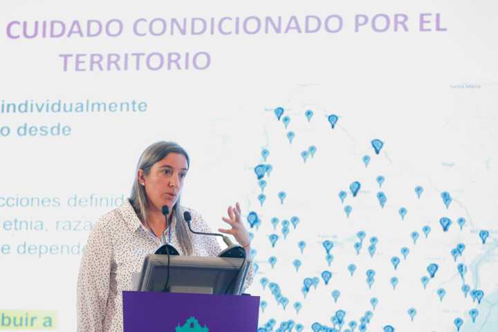 Experta pide a gobiernos latinoamericanos considerar sistema de cuidados como un derecho