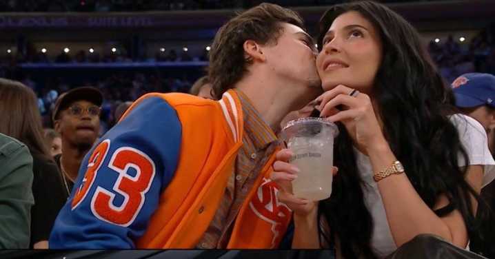 Kylie Jenner & Timothee Chalamet Making Out During Knicks Game: Watch
