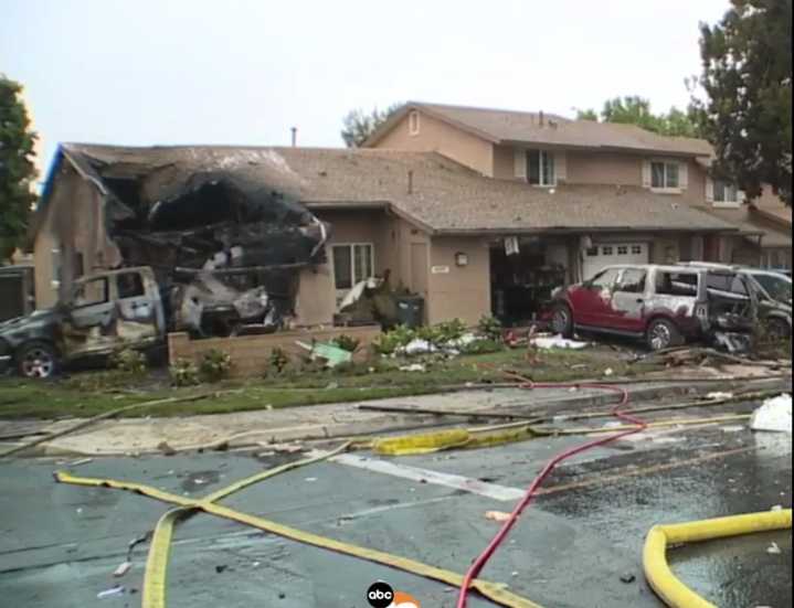 Fatal desplome de avioneta en zona residencial del noreste de San Diego