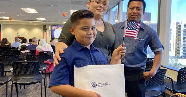 En medio de los ataques anti-inmigrantes se elevan los trámites de naturalización entre latinos