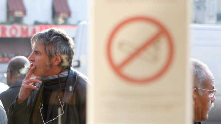 France-smoking ban-cigarettes-public spaces : NPR