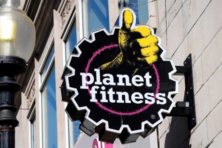 Planet Fitness is offering free gym memberships this summer … if you’re a high school student