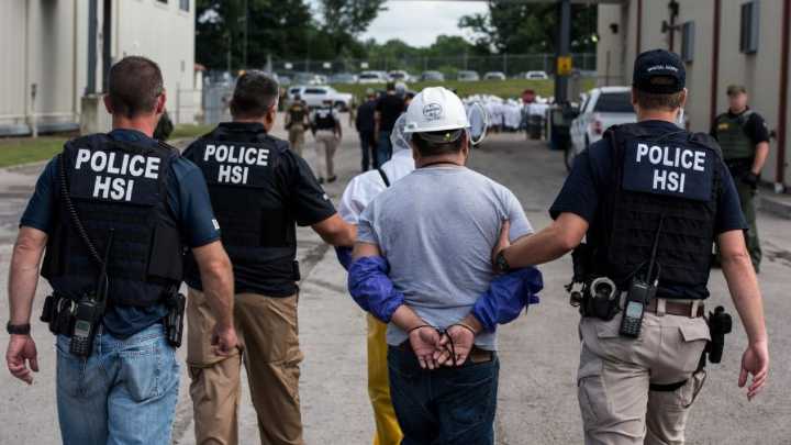 Corte falla contra intento de Trump de deportar a venezolanos