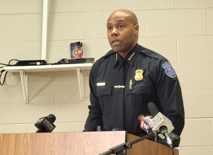 Warren police commissioner defends pursuit policy