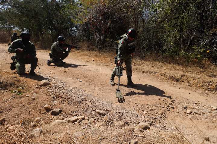 Una mina antipersona mata a seis militares en un operativo en la frontera entre Michoacán y Jalisco