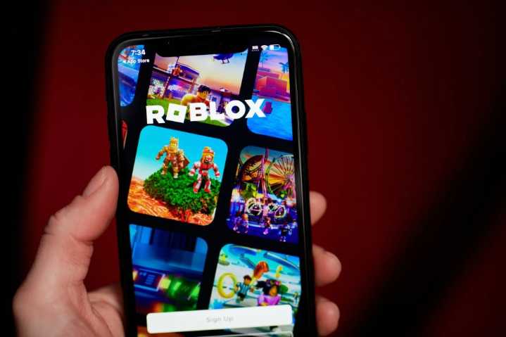 Roblox’s hit farm game spurs underground digital fruit economy