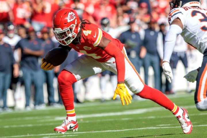 5 Overvalued Players for Fantasy Football: Draft Avoids and Busts for 2025