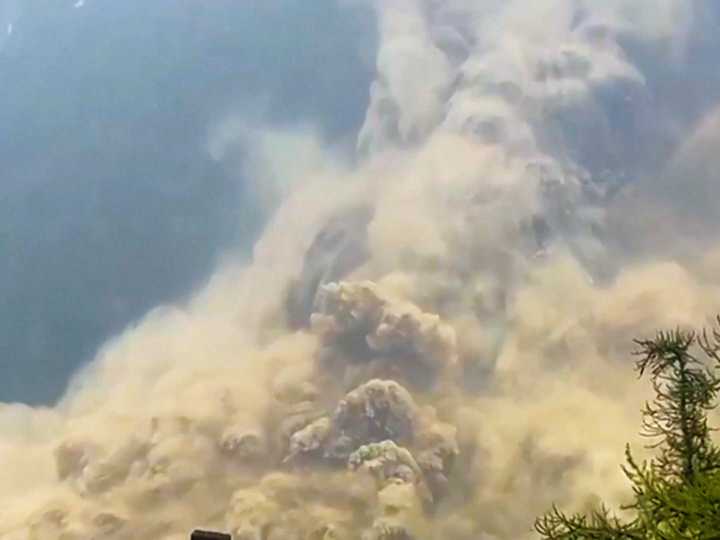 Glacier collapse wipes out Swiss village in the Alps