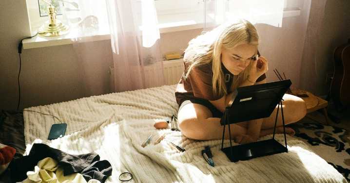 Here’s how getting dressed for the day can boost your mental health