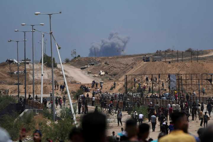 Israel accepts a U.S. proposal for a temporary Gaza ceasefire and Hamas gives a cool response