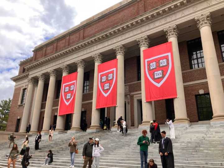 EEUU Trump cancela todos los fondos federales destinados a Harvard EFE