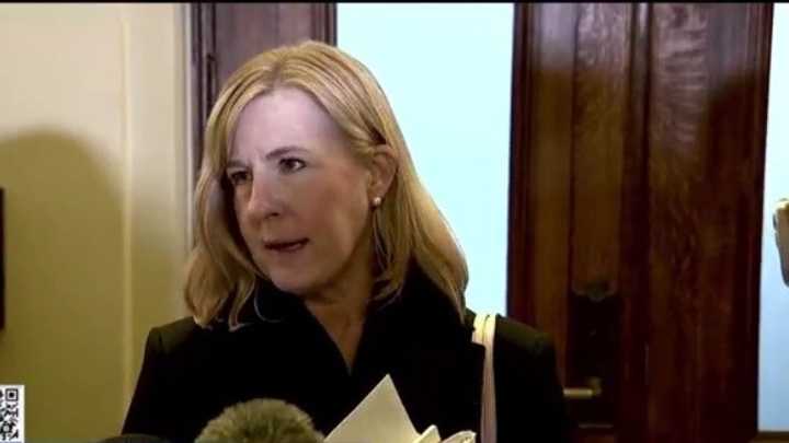 Minnesota lawmakers budget deadlines in limbo