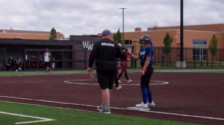 Video: Gibraltar Carlson in district softball semifinals