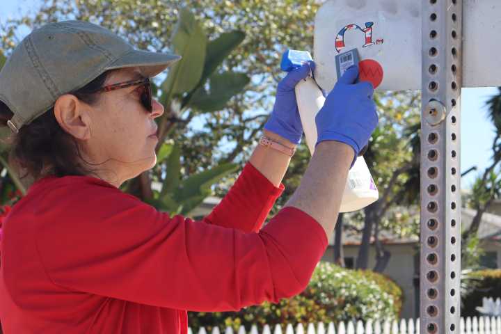 Over 100 volunteers help remove graffiti throughout Pacific Beach