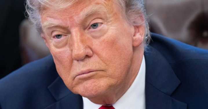 Trump arremete contra Walmart por subir precios y culpar a los aranceles