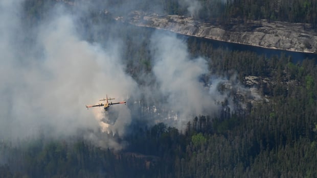 Deer Lake First Nation evacuation begins as wildfires ramp up across the region